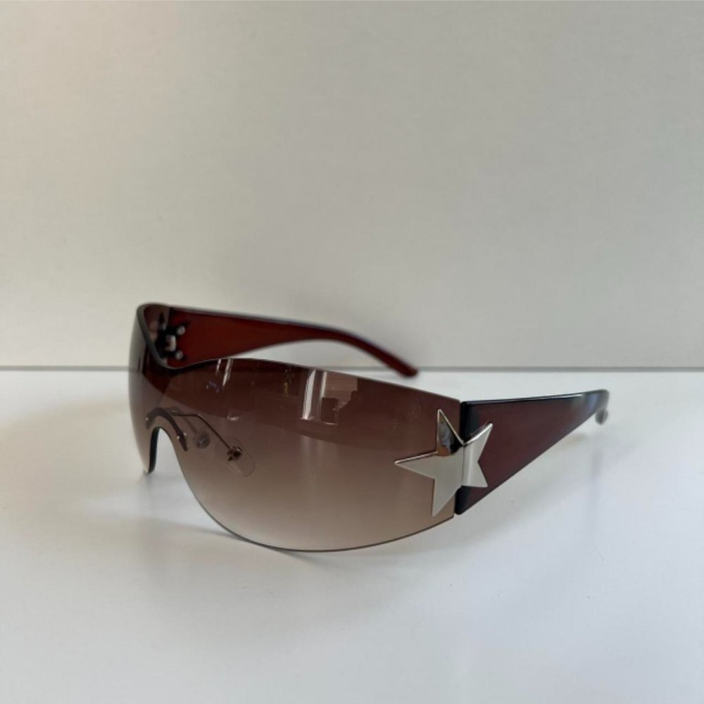 Y2K 2000s vintage style brown frameless star sunglasses